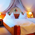 Schlosswirt Hotel 3*