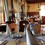Schlosswirt Hotel 3*