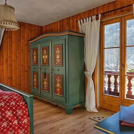 Schlosswirt Szálloda