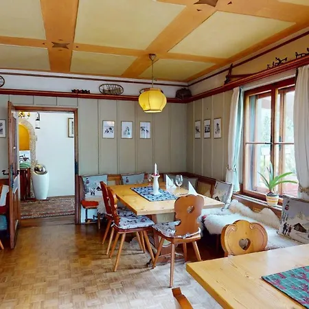 מלון Schlosswirt Großkirchheim