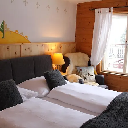 Schlosswirt מלון 3*