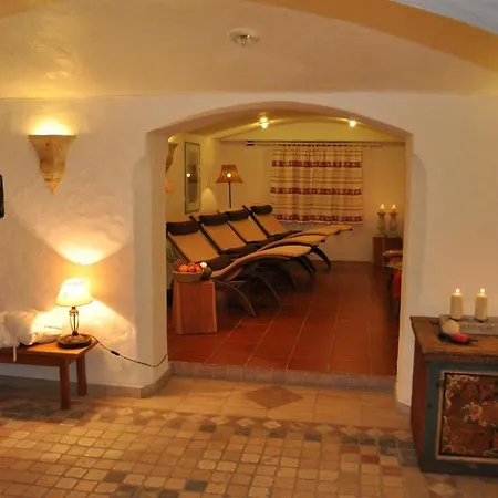 Schlosswirt Szálloda