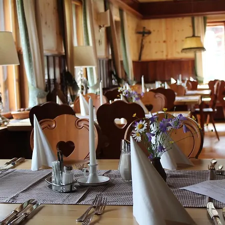 Schlosswirt מלון 3*